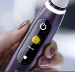 Oral-B iO Series 8 pantalla con icono hola