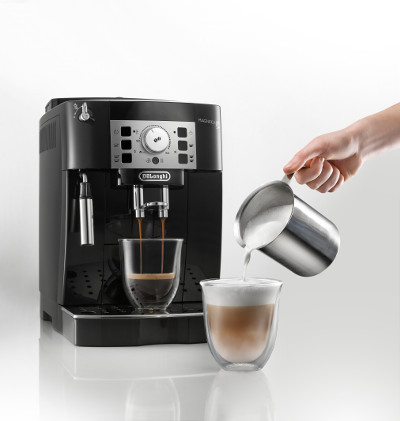 Delonghi Magnifica S ECAM 22.110.B hacer un café con espuma