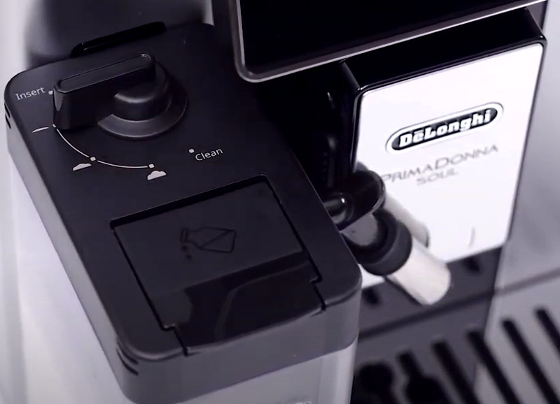 Delonghi ECAM612.55.SB PrimaDonna Soul_ajuste espuma de leche