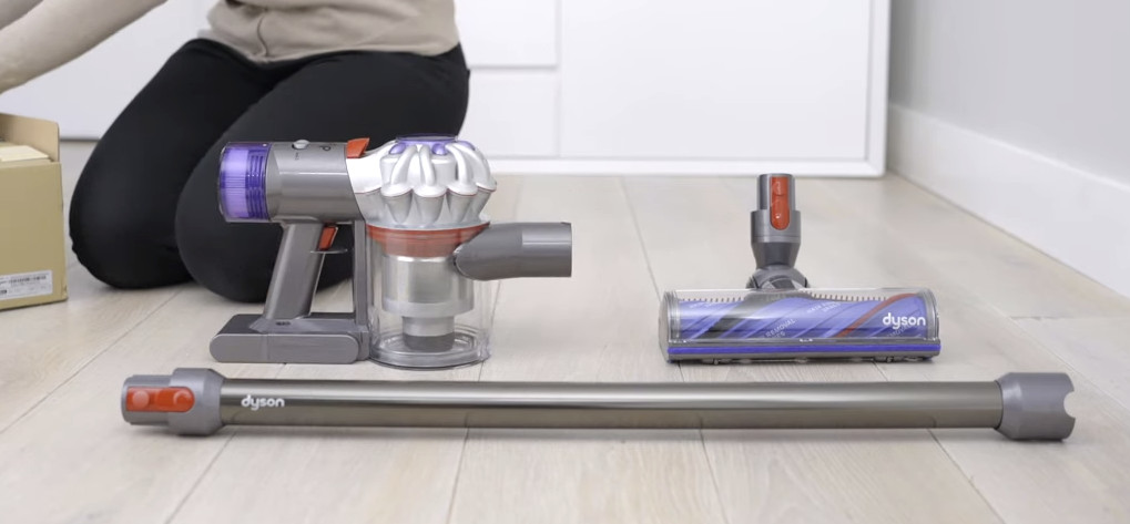 Dyson_V8_absolute-plus-2022-accesorios