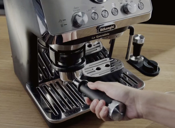 De'Longhi La Specialista Arte colocar y quitar portafiltro